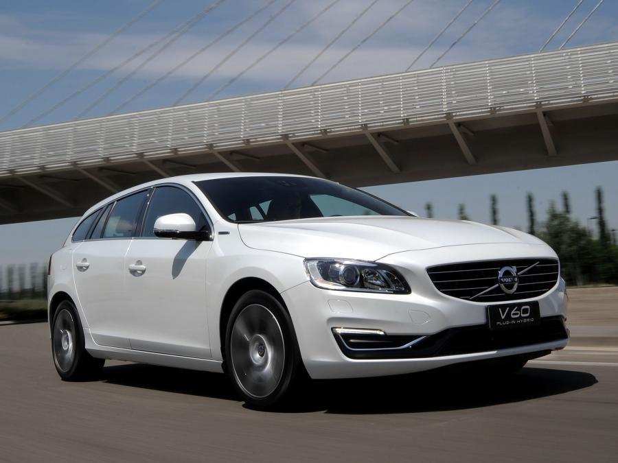  Volvo V60 D6 Plug-In Hybrid 2013 года  (фото 2 из 25)